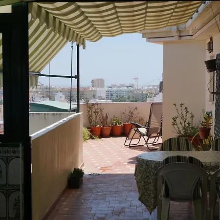 Penthouse With Stunning Views *