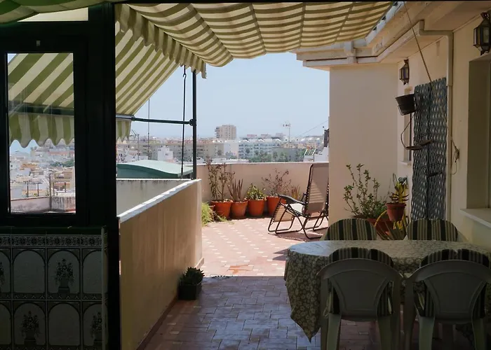 Penthouse With Stunning Views *