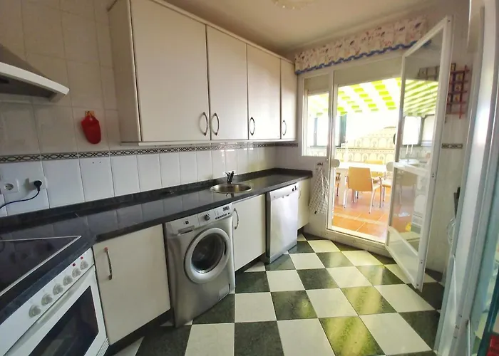 Penthouse With Stunning Views *